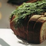 Image d'un plat coloré et équilibré, illustrant des repas variés sans pain.