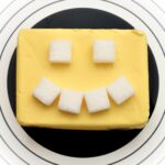 Peau radieuse et éclatante après 7 jours sans sucre ajouté, montrant des signes de jeunesse.